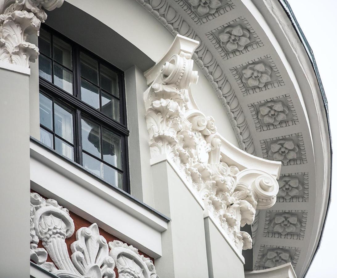 Centrally Located Apartment Overlooking Vermanes Park Riga Buitenkant foto